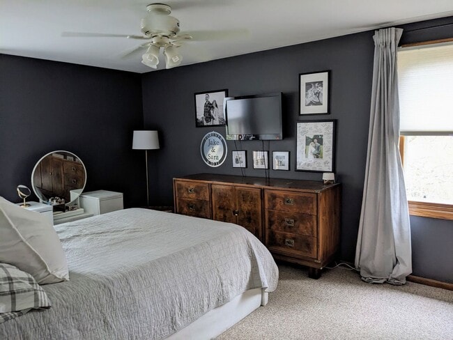 Photo - 3 Bedroom 1.5 Bathroom Single Family