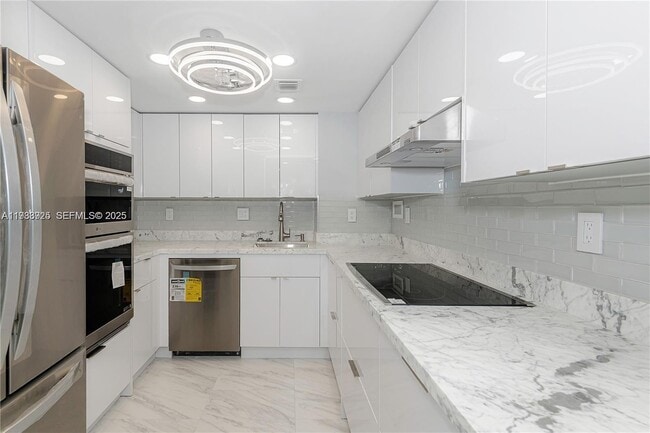 Photo - 3180 S Ocean Dr Unidad 706