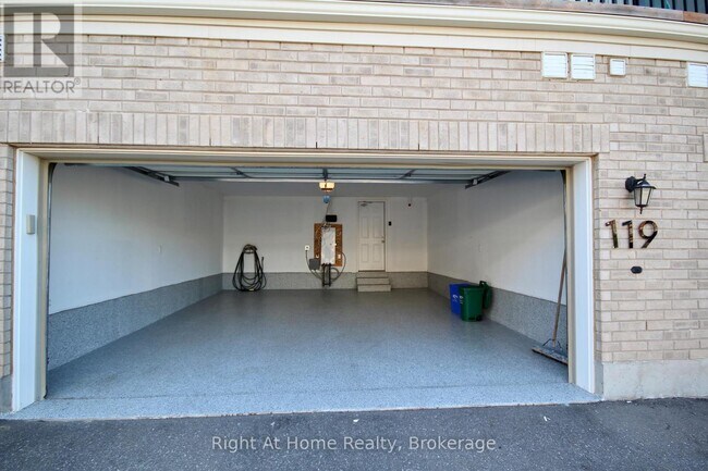 Photo - 119 Stork St