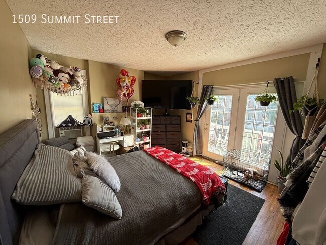 Photo - 1509 Summit St