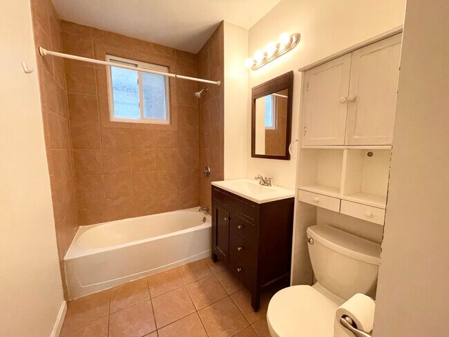 Photo - 52 Delle Ave Unit 2