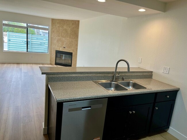 Photo - 5104-5112 Cape May Place - 5106 Unit 5106