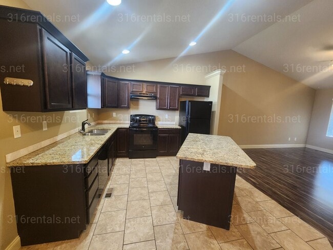 Photo - $1,850- 4 bedroom / 3 bathrooms - Beautiful and Large Home! *COMING SOON*