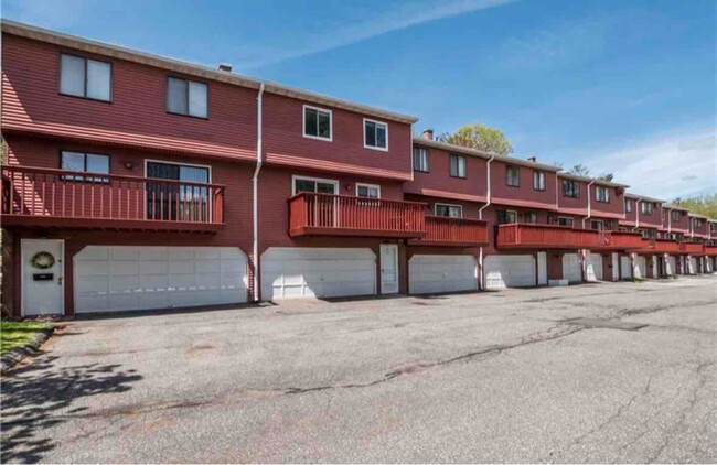 Photo - 132 Churchill Dr Townhome