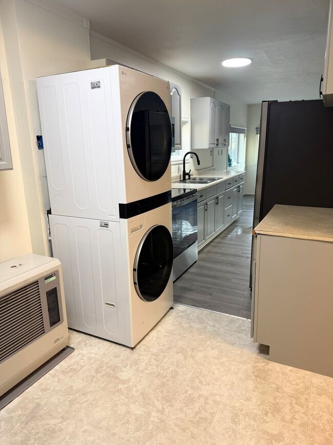 Photo - Charming 1-Bedroom Rental Home with Detached Garage & Pet-Friendly Option