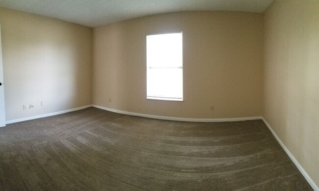 Photo - Spacious 2 Bedroom with 2 Car Garage Unit 1302 Lyons Rd