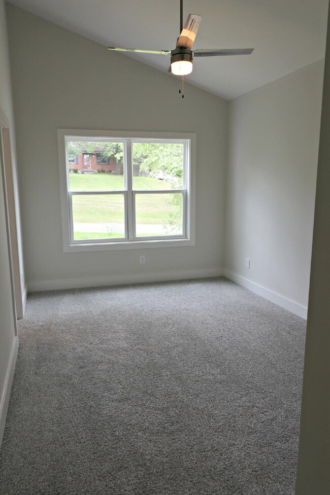 Photo - Spacious 4-Bedroom home minutes walk from the park!