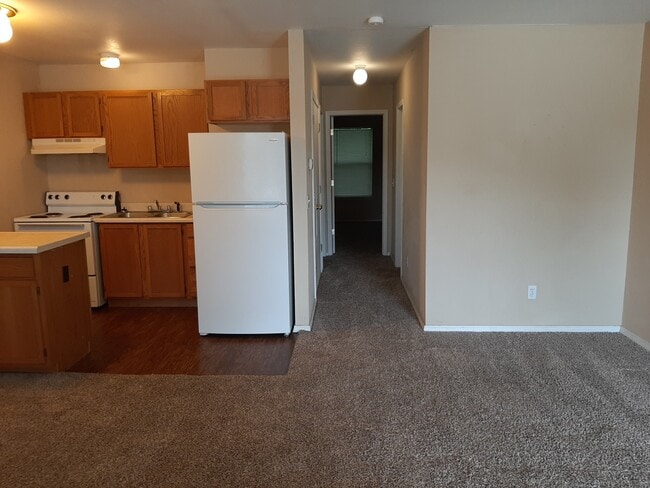 Photo - 124 W Maple Ave