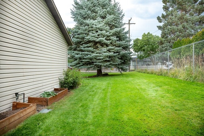 Photo - 605 N Curtis St