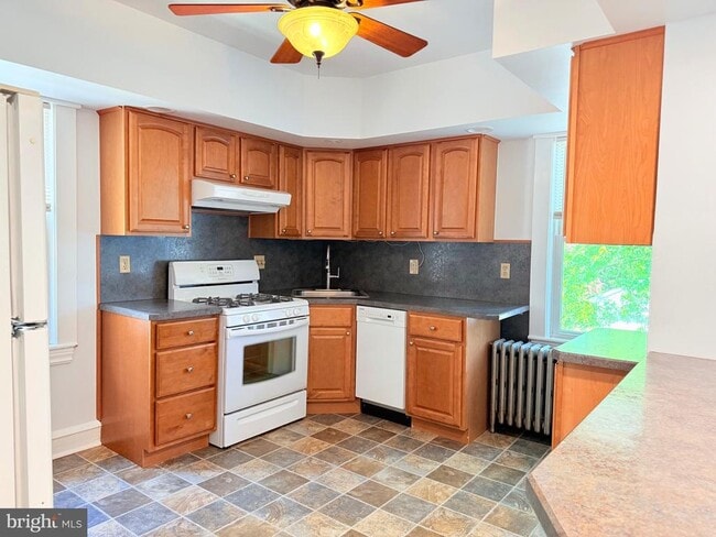 Building Photo - 809 Eldridge Ave Unit 2