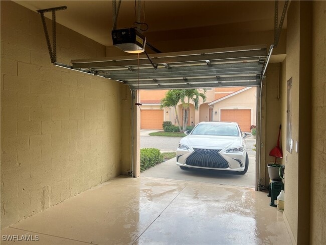 Building Photo - 10300 Via Colomba Circle