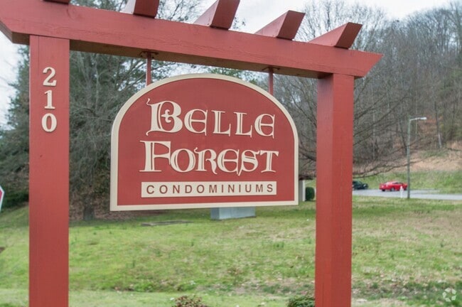 Building Photo - Great corner studio location in Belle Forest. Rental