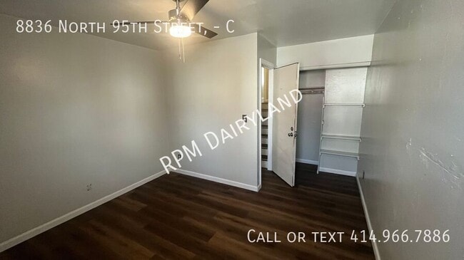 Photo - 8836 N 95th St