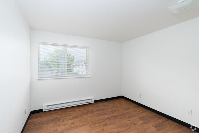 3BR, 2BA - 1060SF - Bedroom - Pioneer Park Apartment