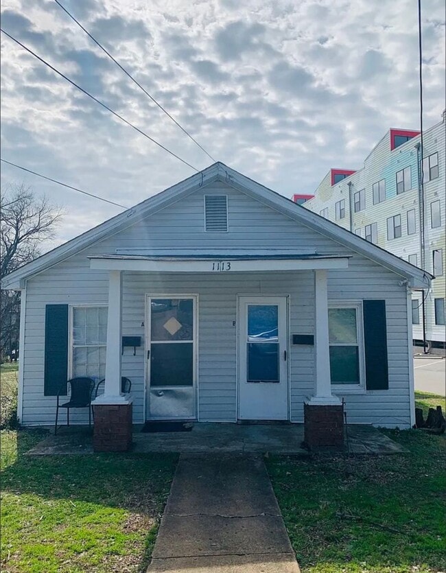 Building Photo - Belmont/12th South!