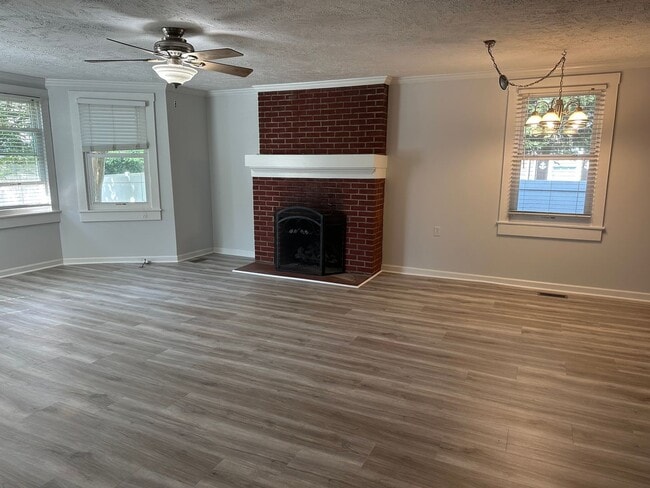 Photo - 736 Rosedale St
