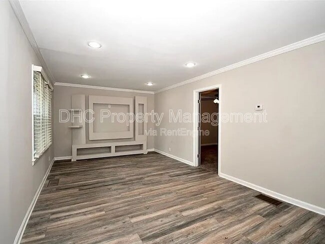 Photo - 1394 Alverado Way