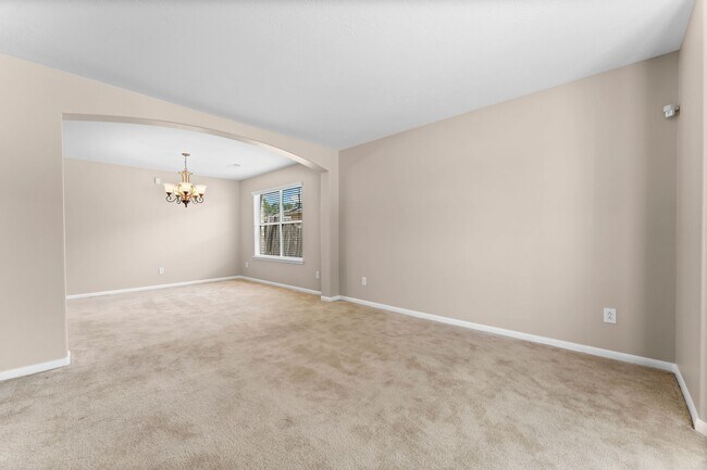 Photo - 8338 Loetsch Ridge Way