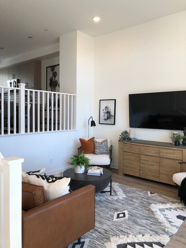 Photo - 10482 San Diego Mission Rd