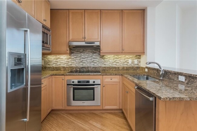 Building Photo - 1 W Exchange St Unit 1701