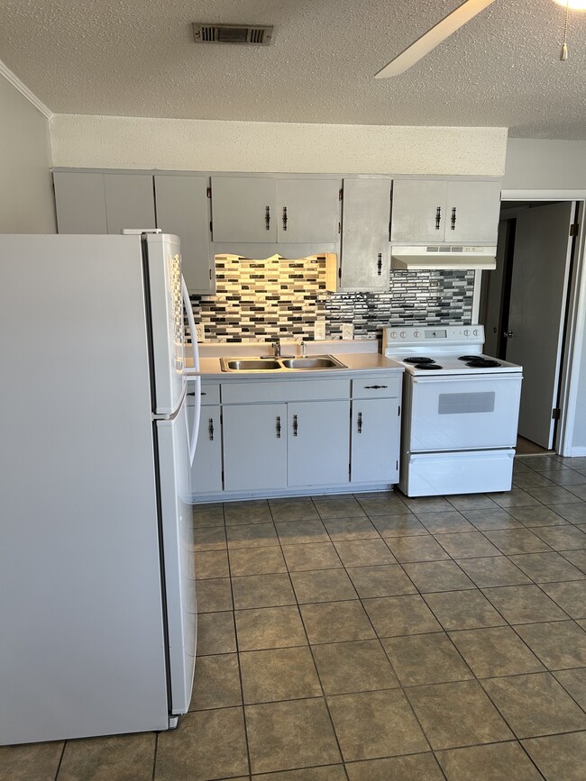 Photo - 302 Santa Rosa Blvd Unit 11