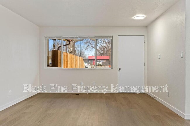 Photo - 1939 S Owyhee St