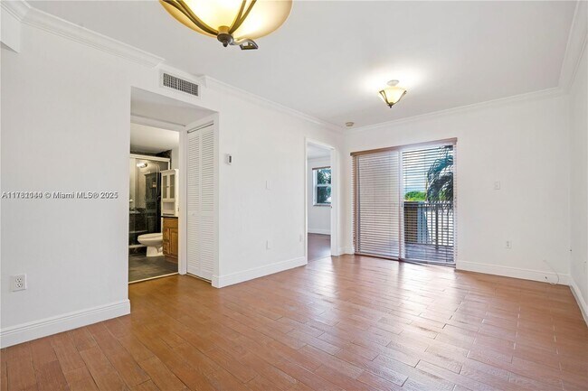 Photo - 2441 SW 31st Ave Unidad 104