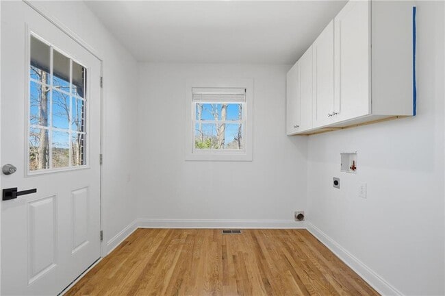 Photo - 1460 Hillcrest Dr