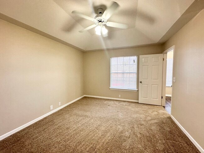 Photo - Cedarwood Apartments