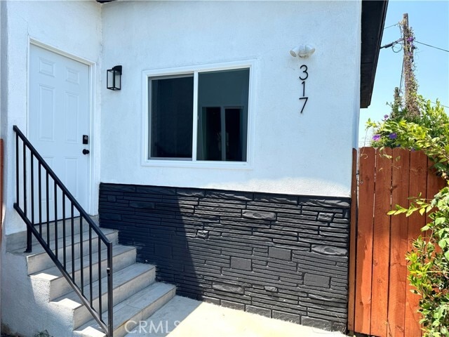 Building Photo - 315 N Alvarado St Rental
