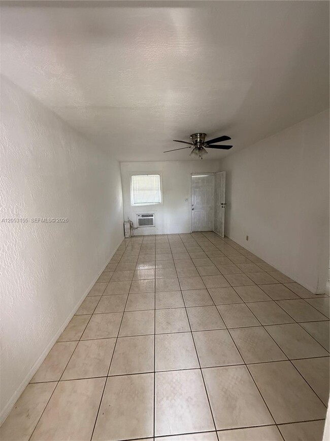 Photo - 708 N 20th Ct Unit 1-2