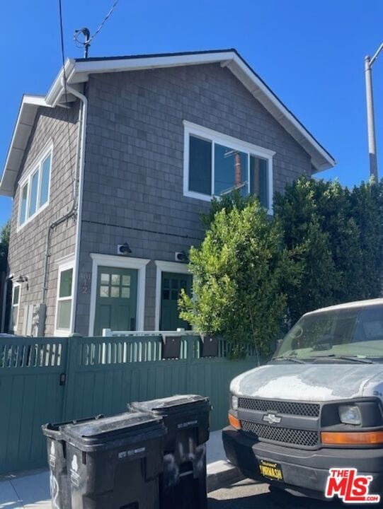 Photo - 631 N Bristol St