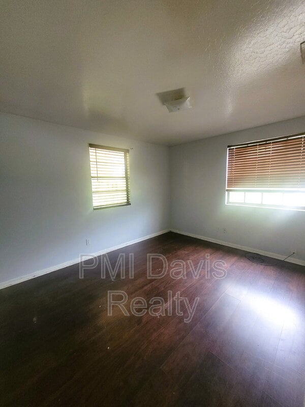 Photo - 2984 Myra St Unit 3