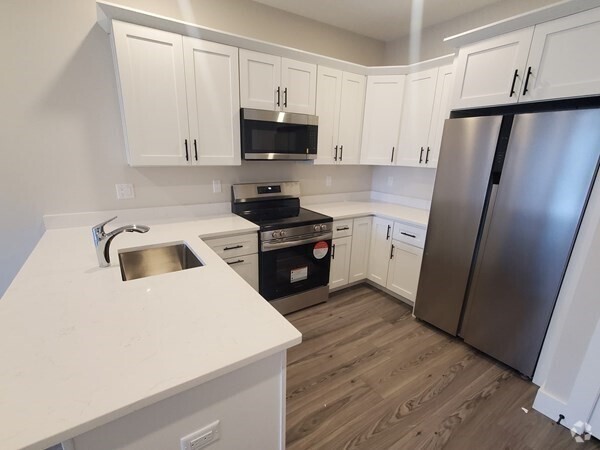 Building Photo - 64 Tolman St Unit 5 Rental