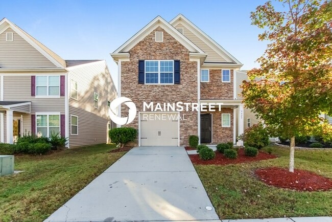 Building Photo - 3 Bedroom Pet-Friendly Home in Charlotte, NC with Main Street Renewal
