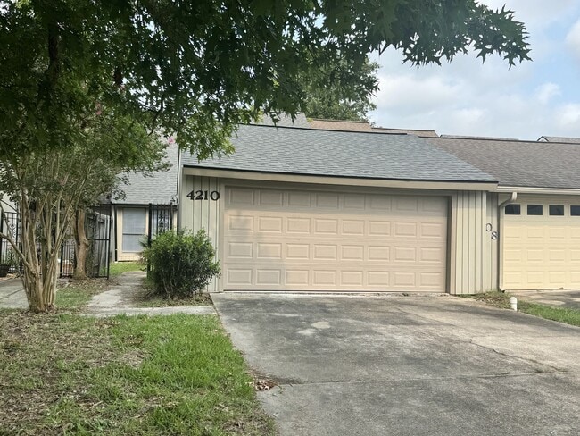 Building Photo - 4210 Waterwood Dr
