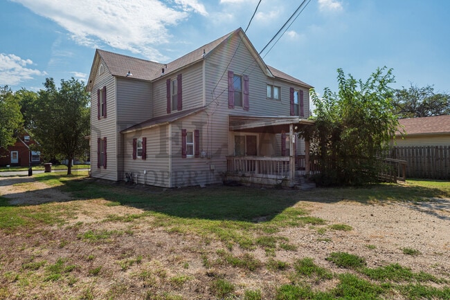 Photo - 421 N Meridian Ave