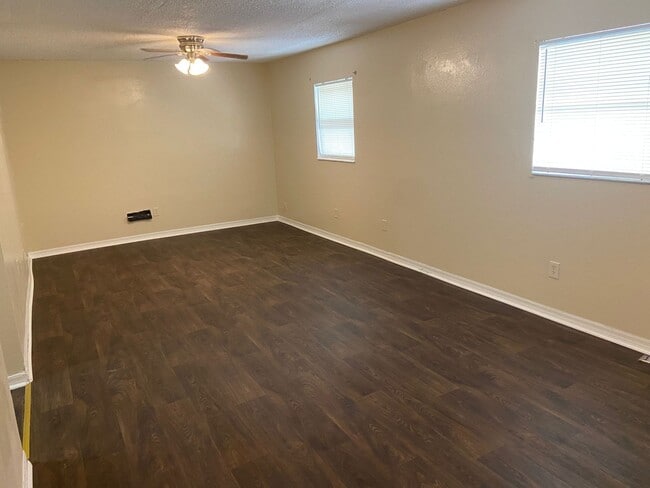 Photo - Cozy 2/1 Apartment, Move in Ready, Move in Special! Unit 20