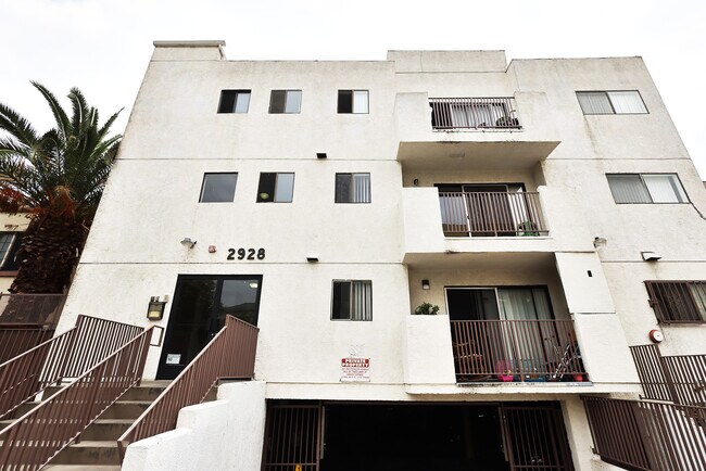 2928 Leeward Ave Unit 301