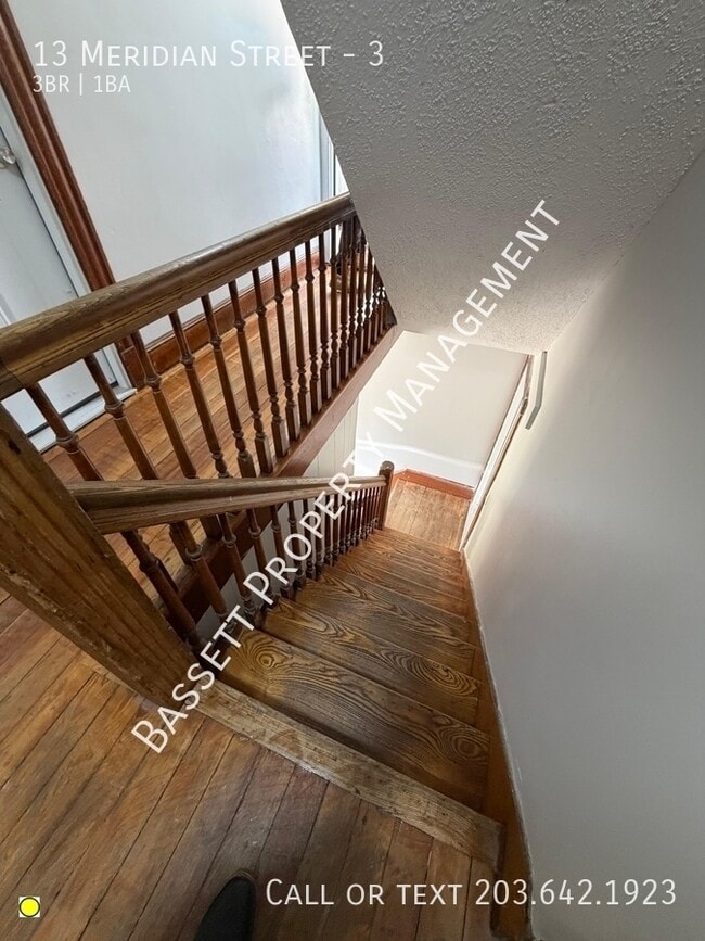 Photo - 13 Meridian St