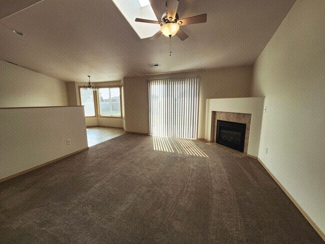 5822 Austin Ct