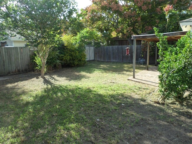 Photo - 406 Canterbury Dr