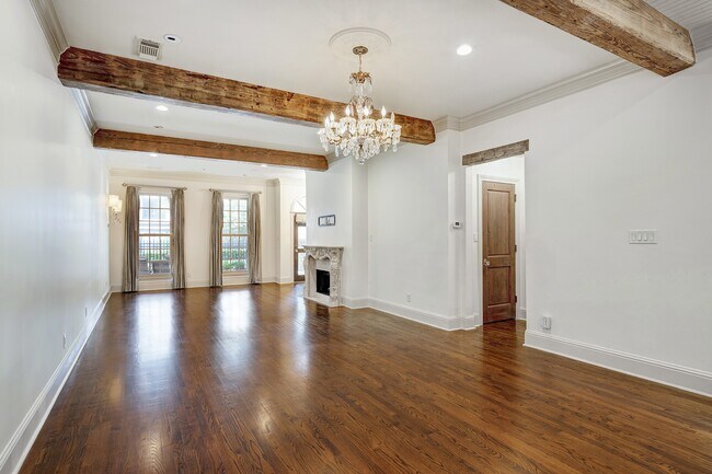 Photo - 5124 Chevy Chase Dr