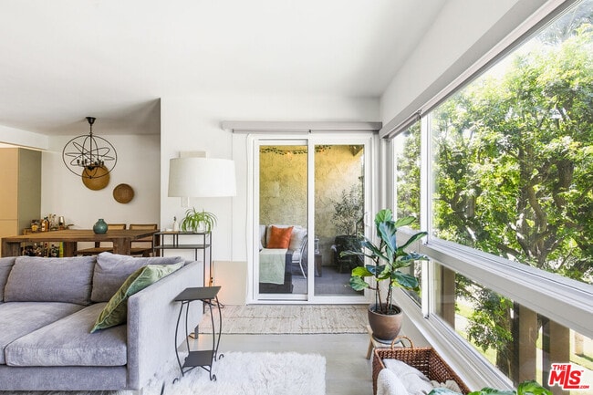 Photo - 5625 Green Valley Cir Unit 208