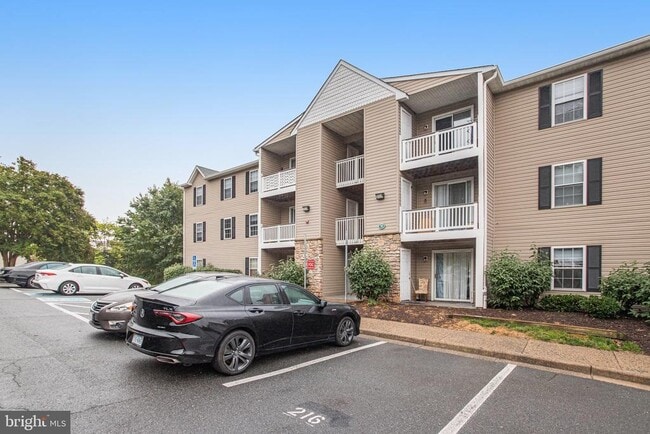 Building Photo - 75 Fern Oak Cir Unit 75A303 Rental