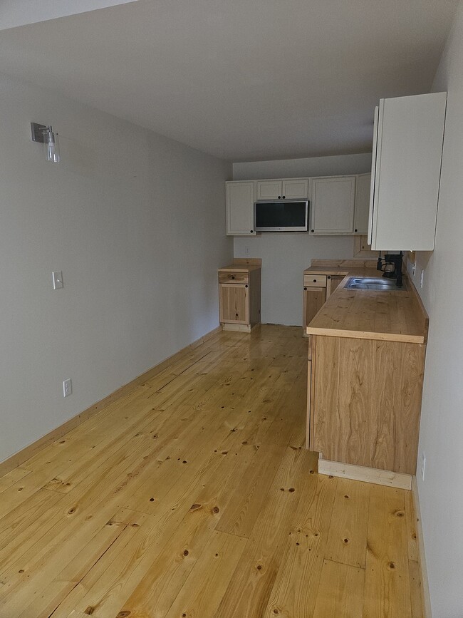 Photo - 3860 Gardiner Rd