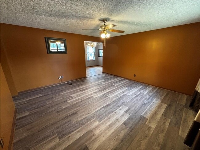 Photo - 6 Treva Ln