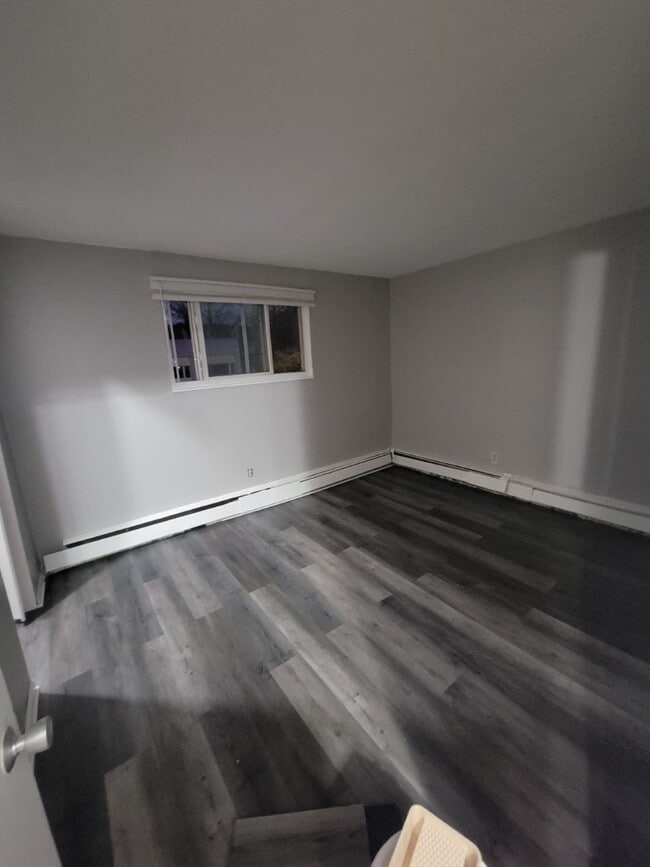 Building Photo - 14835 Euclid Ave Unit 301