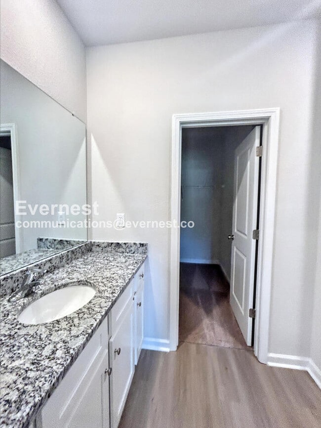 Photo - 209 Aniston Ln