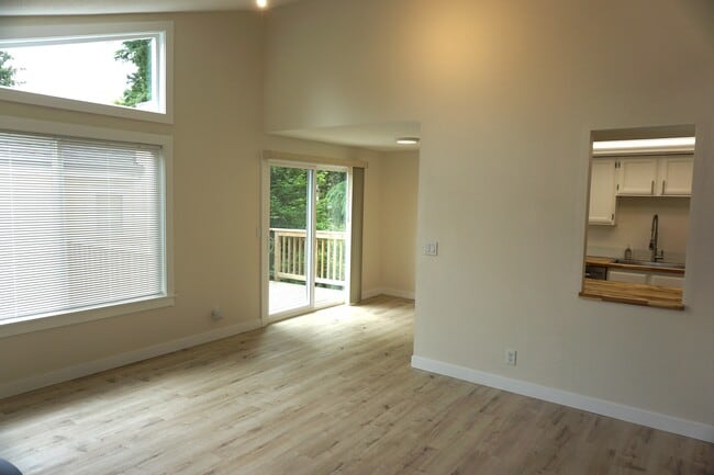 Front room - 7218 NE 16th Ave Unit 802